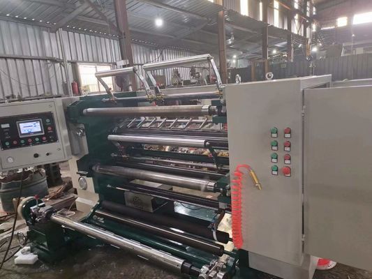 1300mm Non Woven Fabric Roll Cutting Machine Mesin Pemotongan dan Pengulangan Kain 0-200m/Min